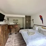 Aparthotel Seaside-townhouse 3*