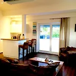 アパートホテル Seaside-townhouse